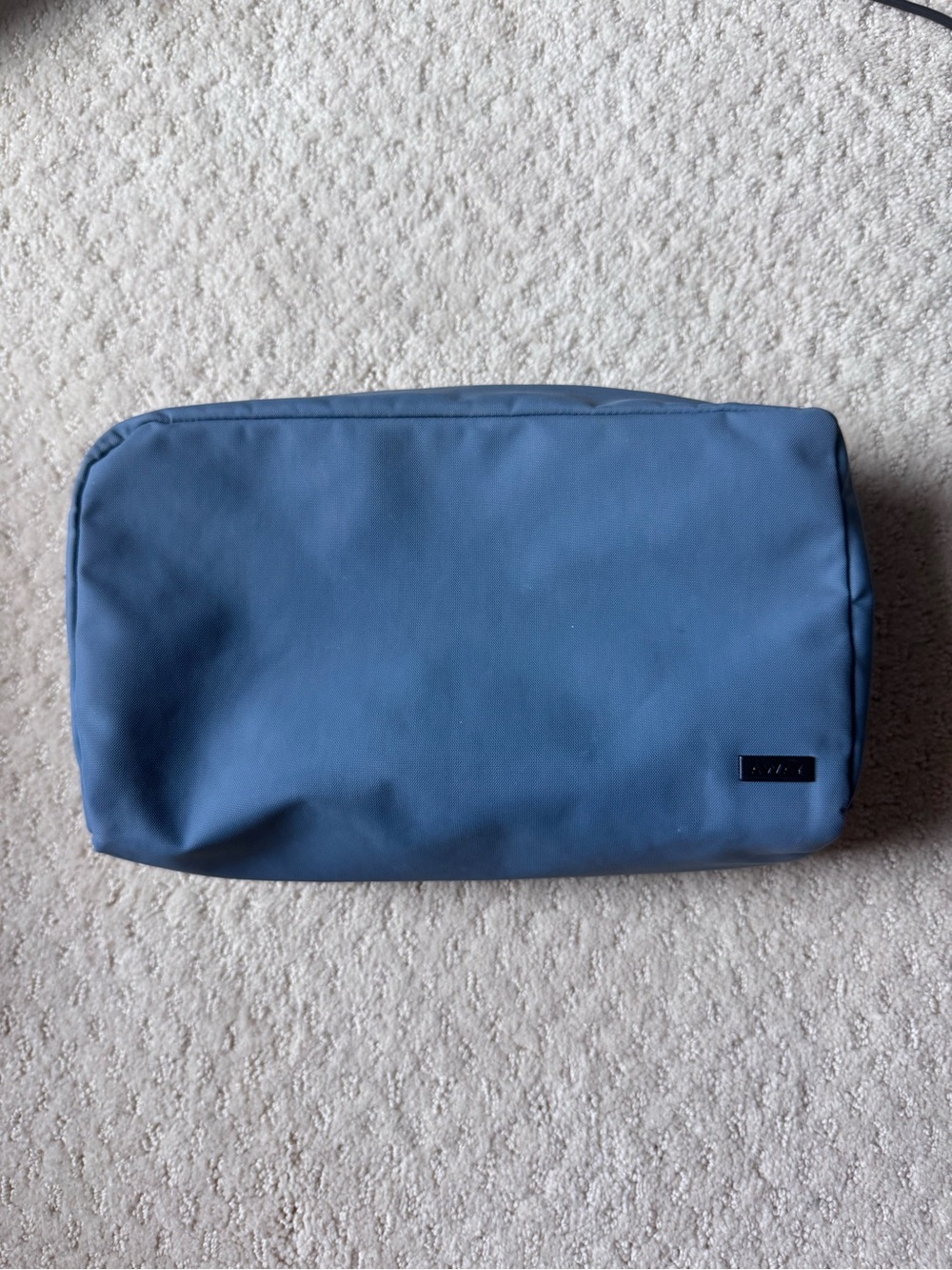Away Slate Gray/Blue Toiletry Bag - Picture 4 of 4